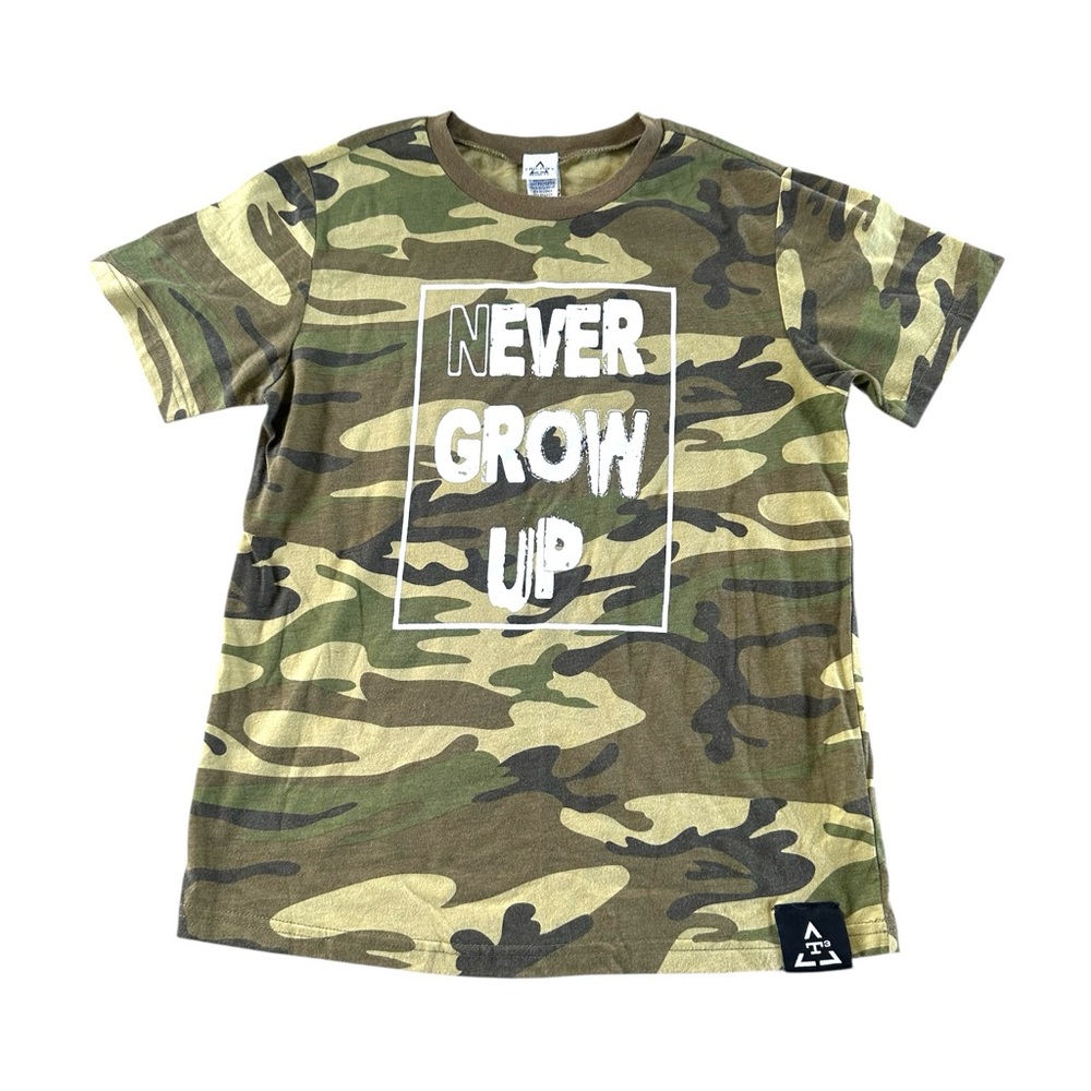 Trilogy Design Co Never Grow Up Camo Graphic Tee | M (10/12)